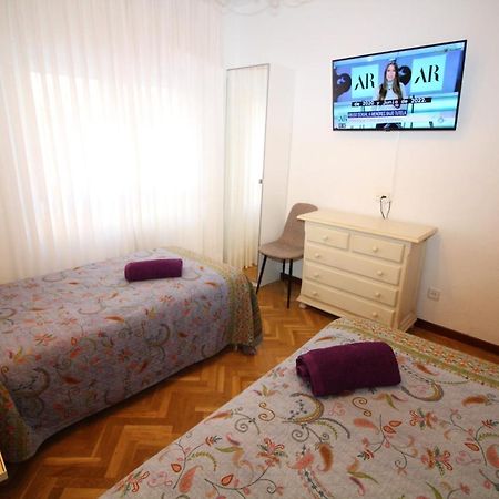 Alojamiento Adelfas Apartman Madrid Kültér fotó