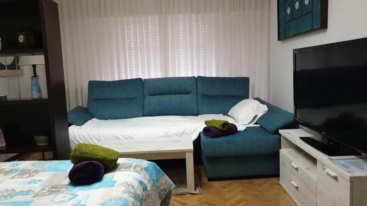 Alojamiento Adelfas Apartman Madrid Kültér fotó