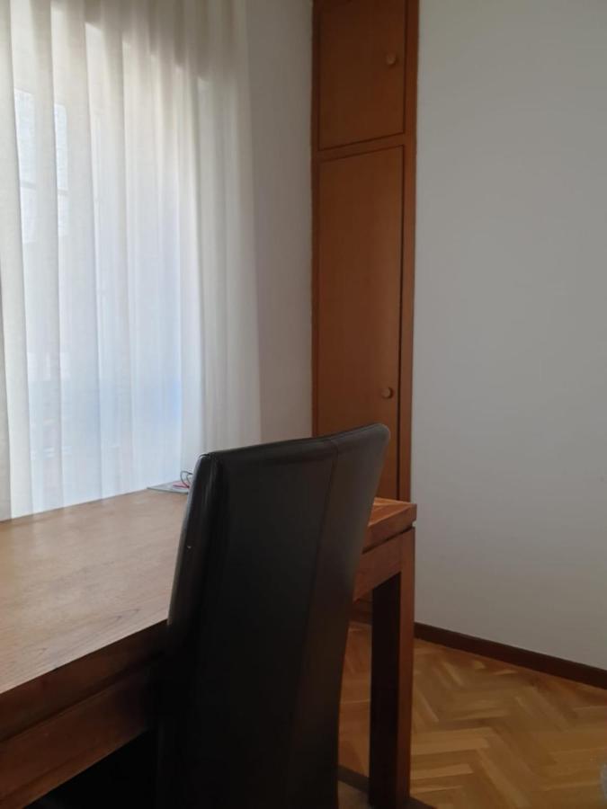 Alojamiento Adelfas Apartman Madrid Kültér fotó